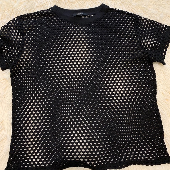 ✨Fishnet Tee✨ - Picture 1 of 2